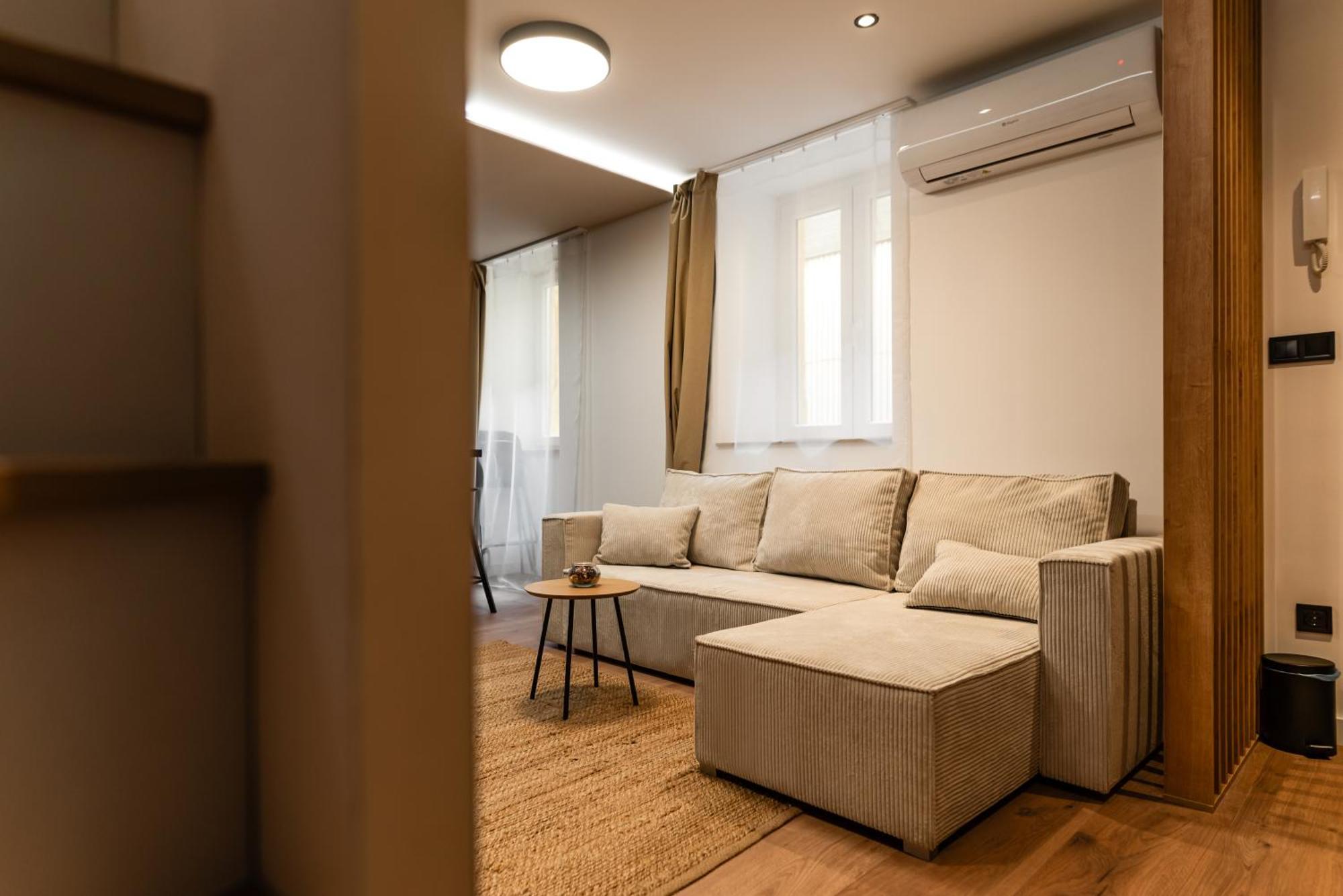 Asti Diamond Apartment Budapest Exteriör bild